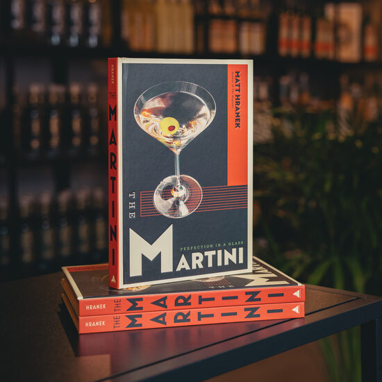 Matt Hranek “Martini” grāmata – klasiska kokteiļa elegance vienā izdevumā