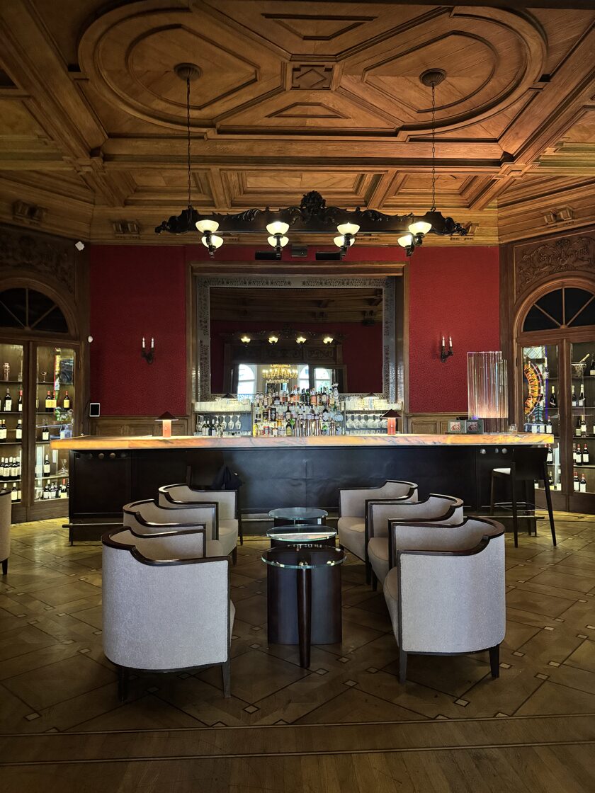 Benjamina-House-Bar2.jpg